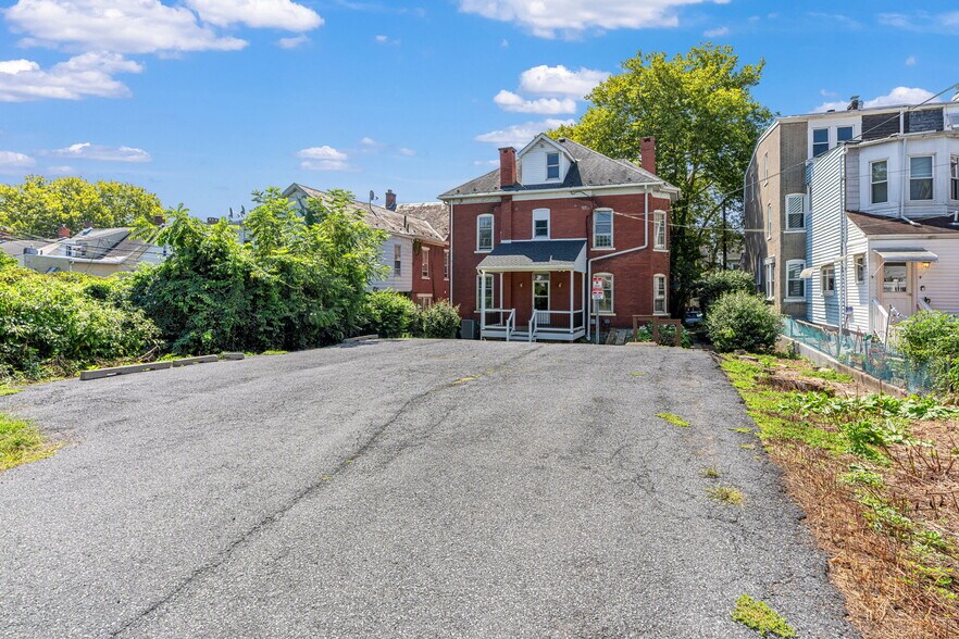 More Photos Of 313 E Broad St, Bethlehem Apartments For Sale