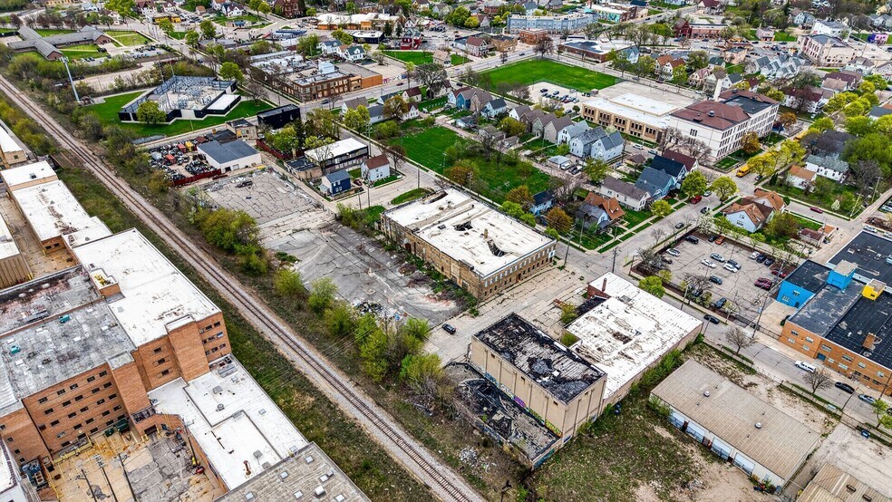 More Photos Of 3000 W Clarke St, Milwaukee Warehouse For Sale