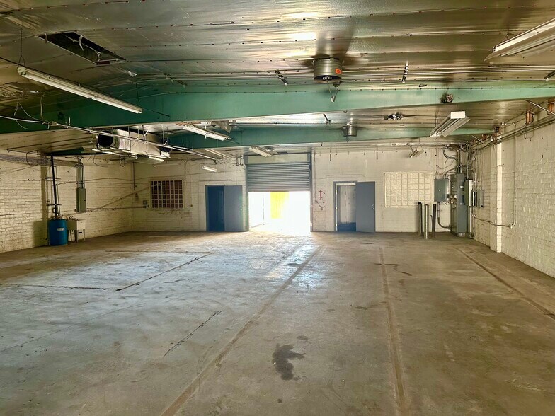 More Photos Of 10701 San Fernando Rd, Pacoima Warehouse For Lease