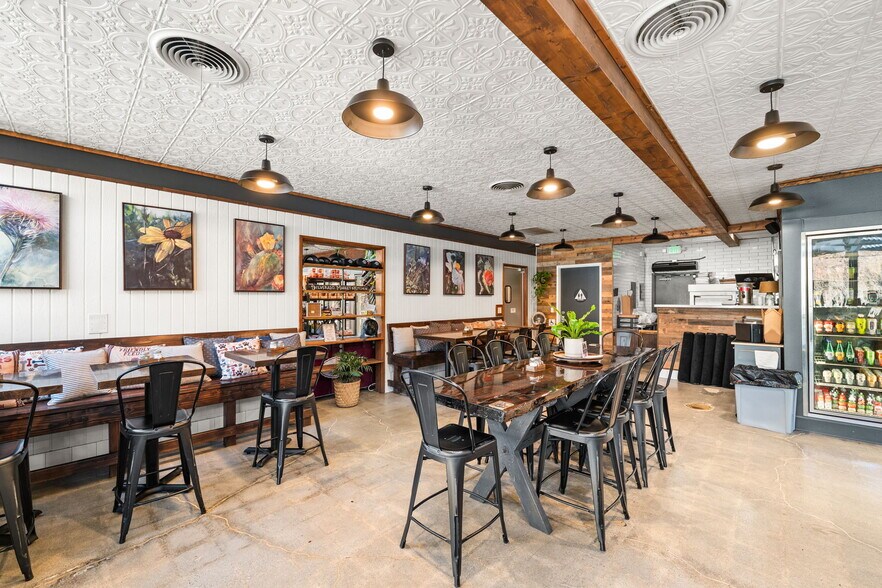 More Photos Of 28192 Silverado Canyon Rd, Silverado General Retail For Sale