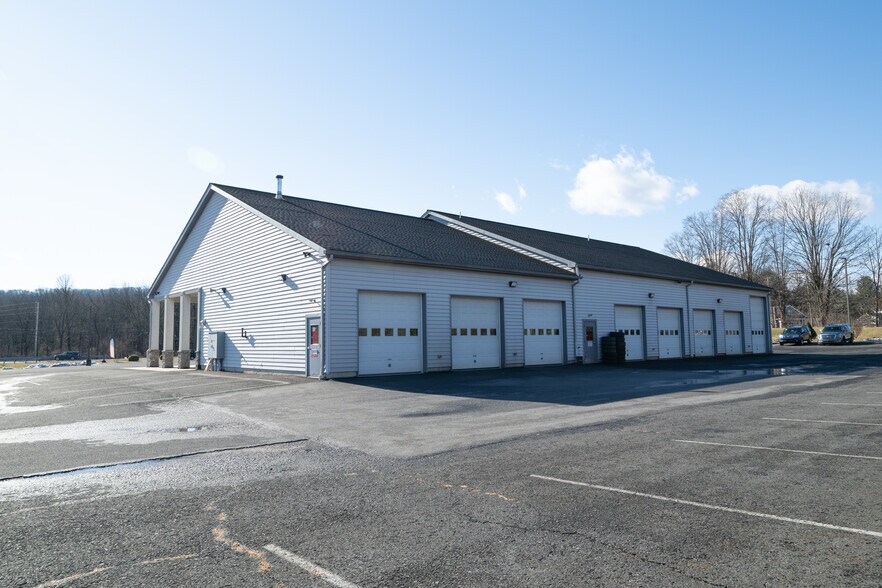 More Photos Of 2003 Route 209, Brodheadsville Auto Dealership For Sale