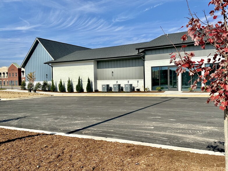 More Photos Of 38100 Moring Dr, Chapel Hill General Retail For Lease