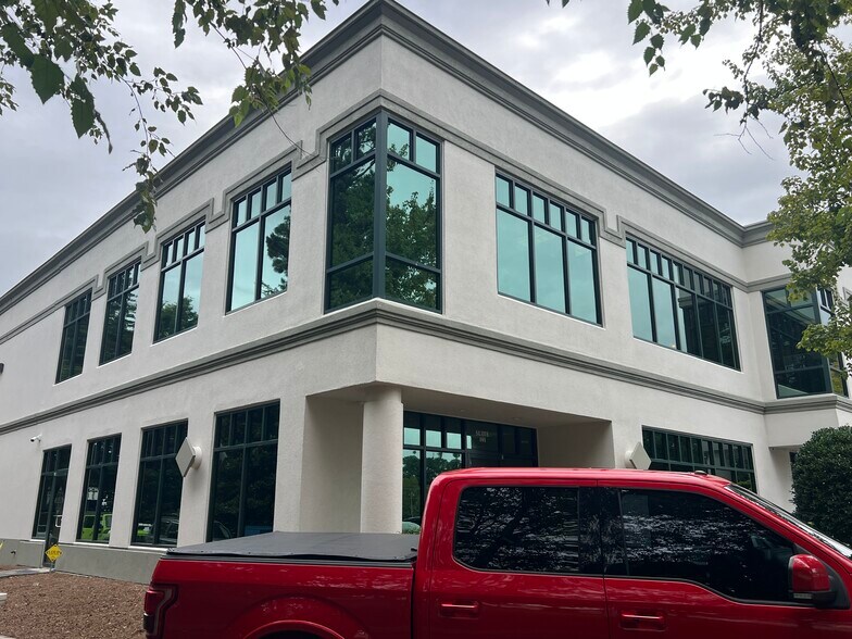 More Photos Of 1690 Roberts Blvd, Kennesaw Warehouse For Lease