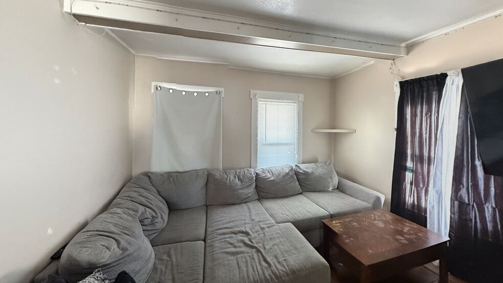 More Photos Of 14 High St, Pembroke Multifamily For Sale