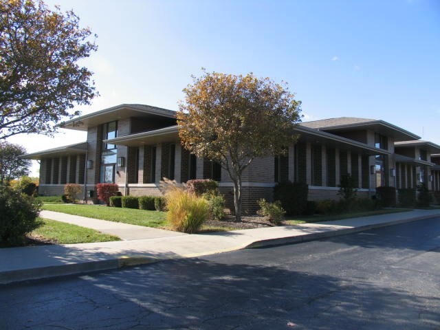 More Photos Of 9601 165th St, Orland Park Office For Lease