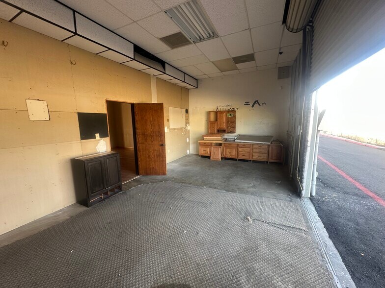 More Photos Of 24530-24588 E Redlands Blvd, Loma Linda Showroom For Lease