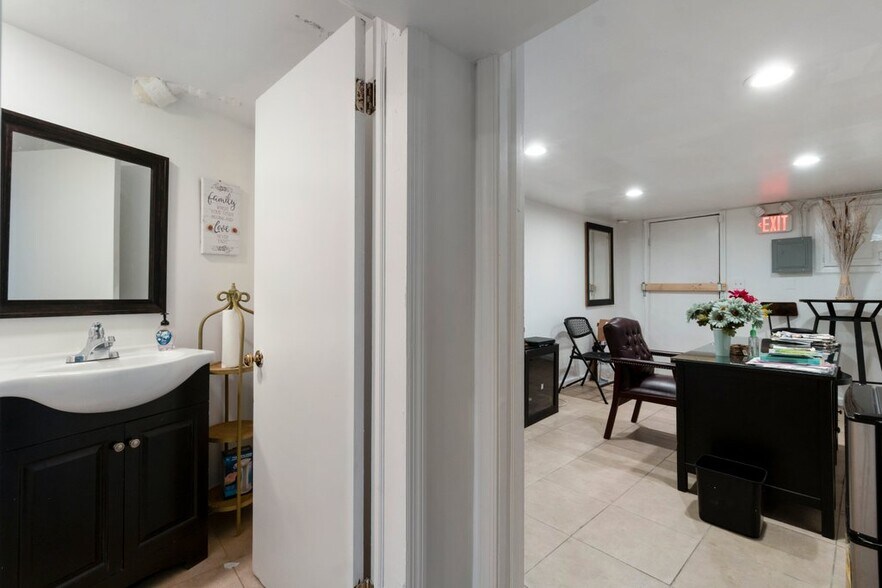 More Photos Of 2516-2520 N Charles St, Baltimore Apartments For Sale