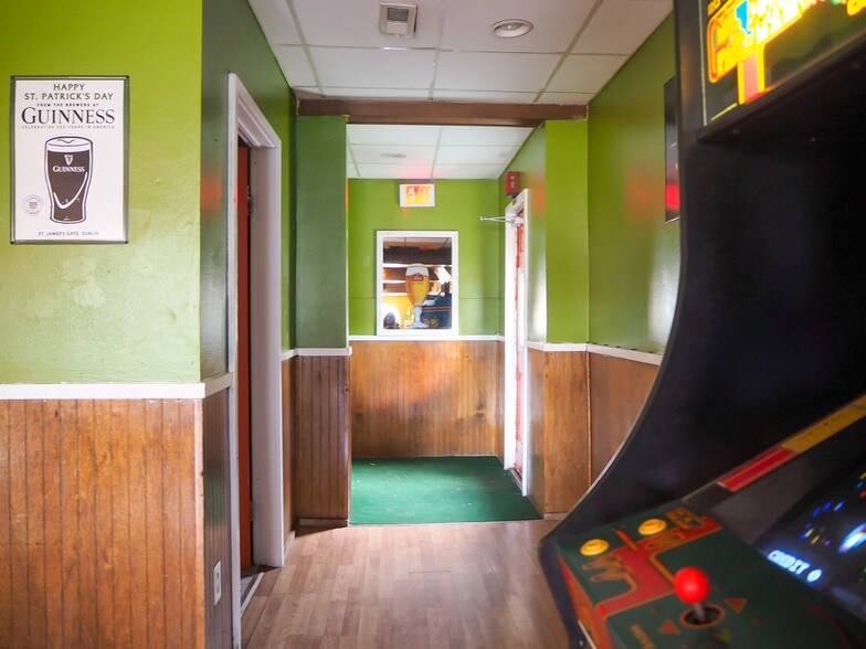 More Photos Of 1 Wall St, Cromwell Restaurant For Sale