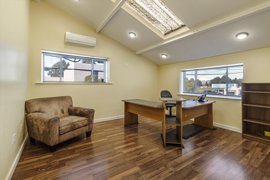 More Photos Of 1356 S 50th St, Richmond Warehouse For Sale