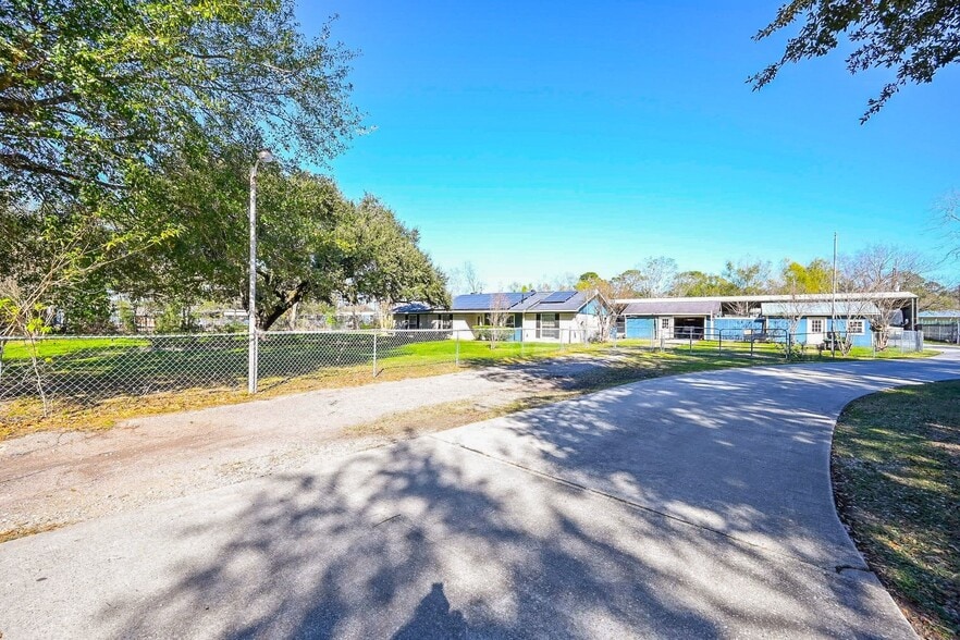 More Photos Of 18910 Carrot St, Spring Trailer Camper Park For Sale
