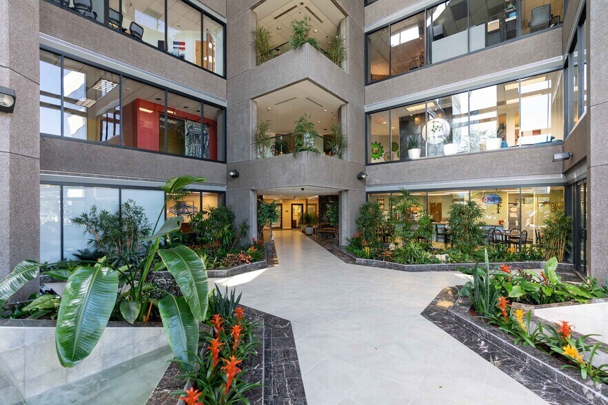 More Photos Of 6622 S Southpoint Dr, Jacksonville Office For Lease