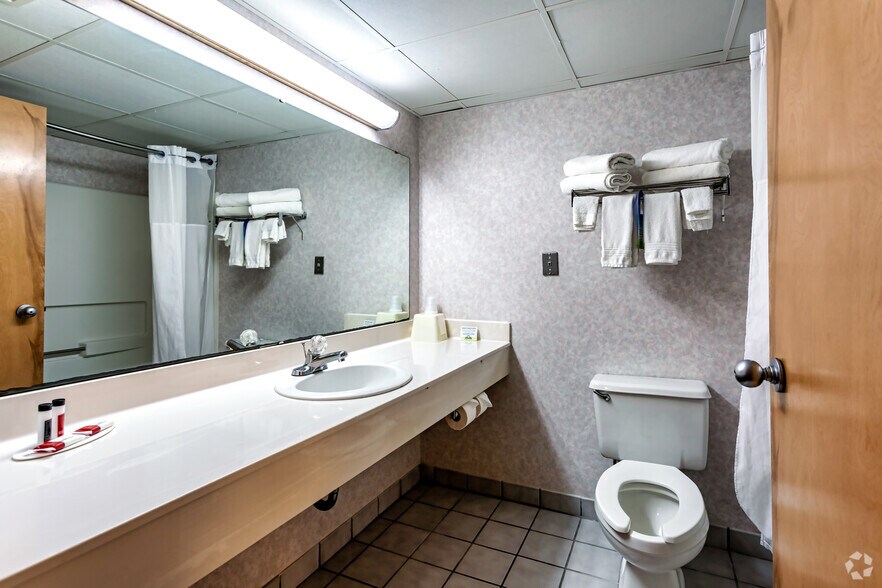 More Photos Of 10002 S Main St, Archdale Hotel For Sale