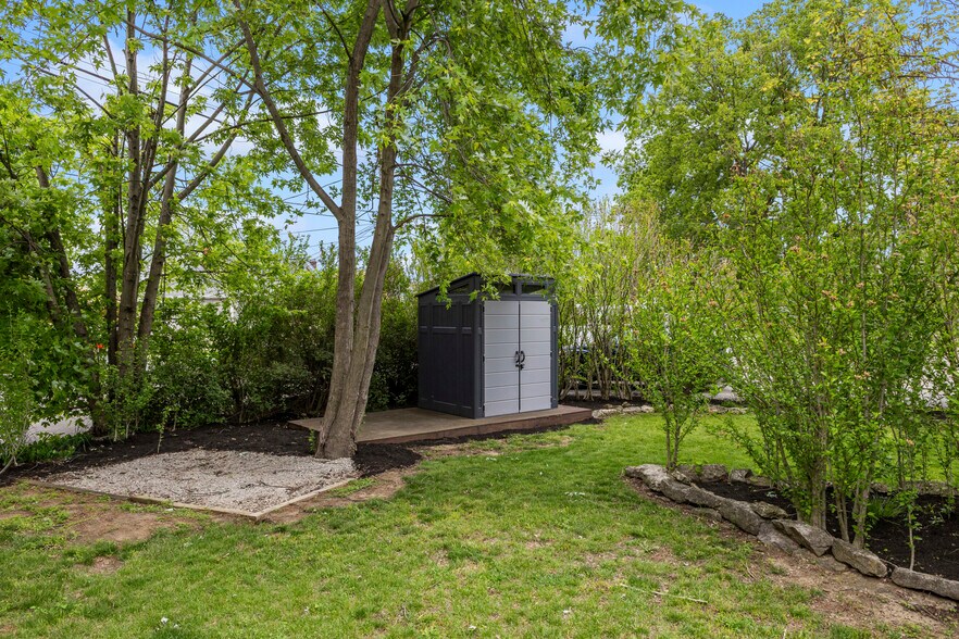 More Photos Of 4103 Broadway, Grove City Freestanding For Sale