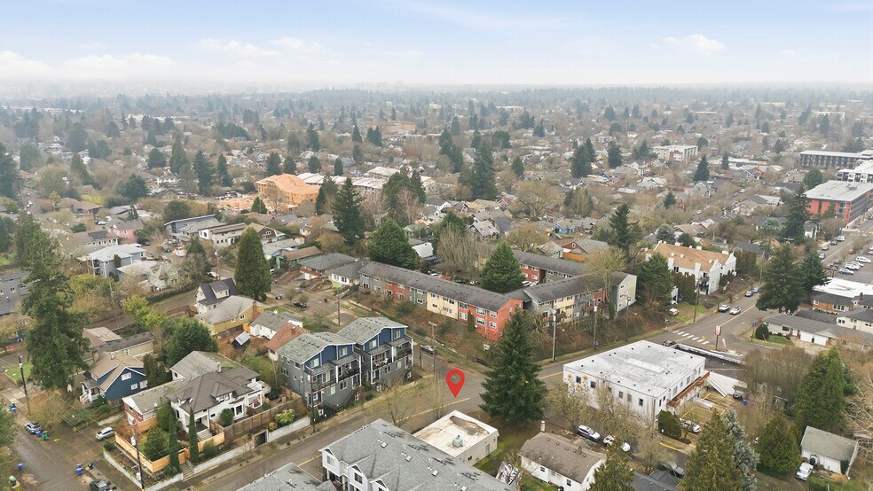 More Photos Of 3004 SE 50th Ave, Portland Office For Sale