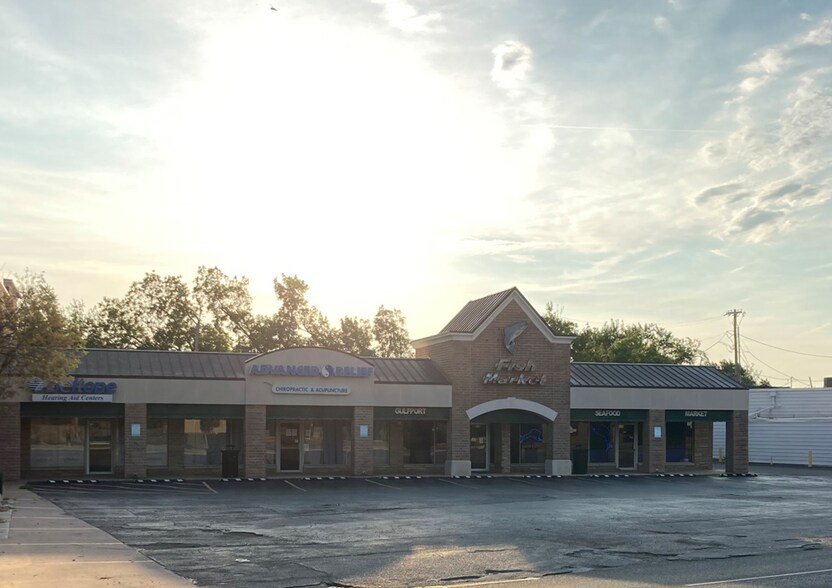 More Photos Of 7913-7933 N May Ave, Oklahoma City Unknown For Lease