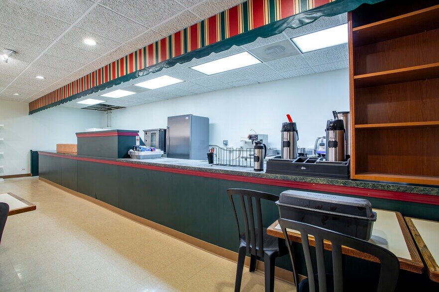 More Photos Of 2340 S River Rd, Des Plaines Office For Lease