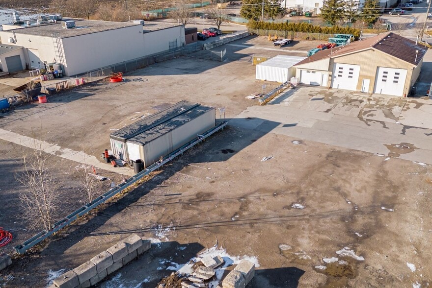 More Photos Of 2073 Piper Ln, London Warehouse For Sale