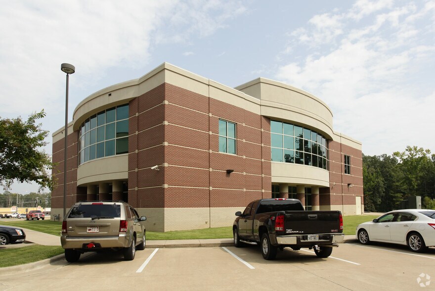 More Photos Of 12005 Crystal Hill Rd, Maumelle Bank For Lease