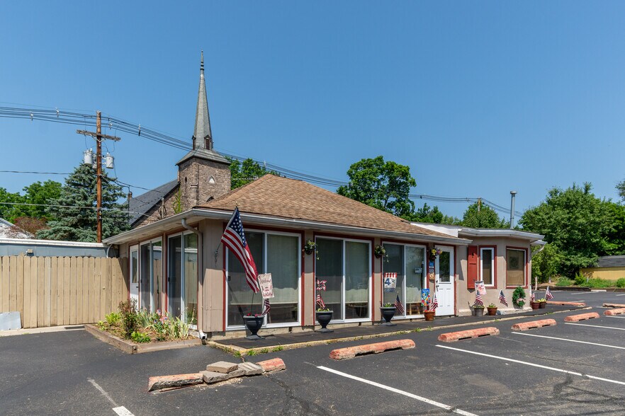 More Photos Of 36 John Ringo Rd, Ringoes Restaurant For Sale