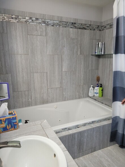 More Photos Of 205 A St, Fairbanks Hotel For Sale