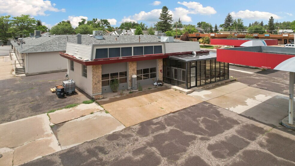 More Photos Of 1822 Logan Ave, Cheyenne Service For Sale