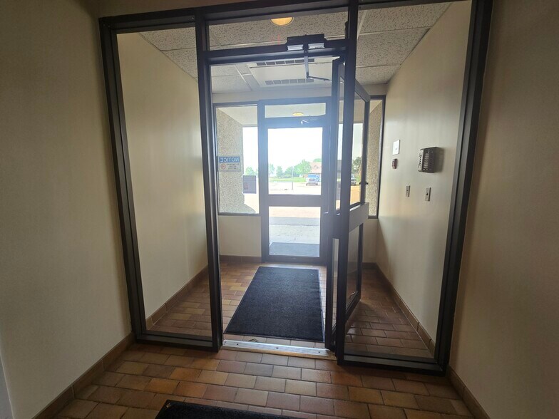 More Photos Of 5201 44 St, Bonnyville Industrial For Sale