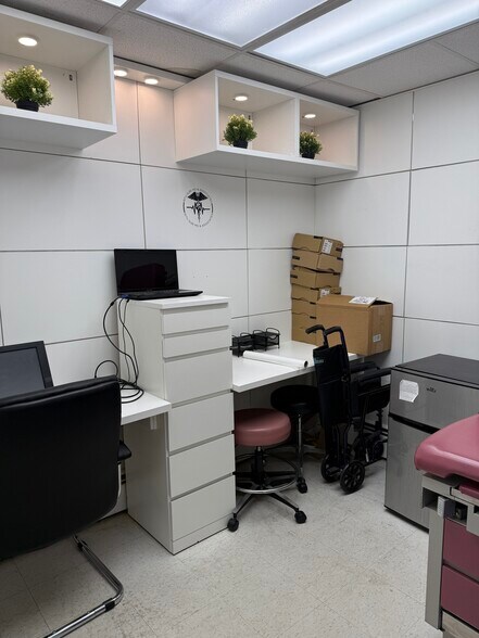 More Photos Of 245 Engle St, Englewood Coworking Space