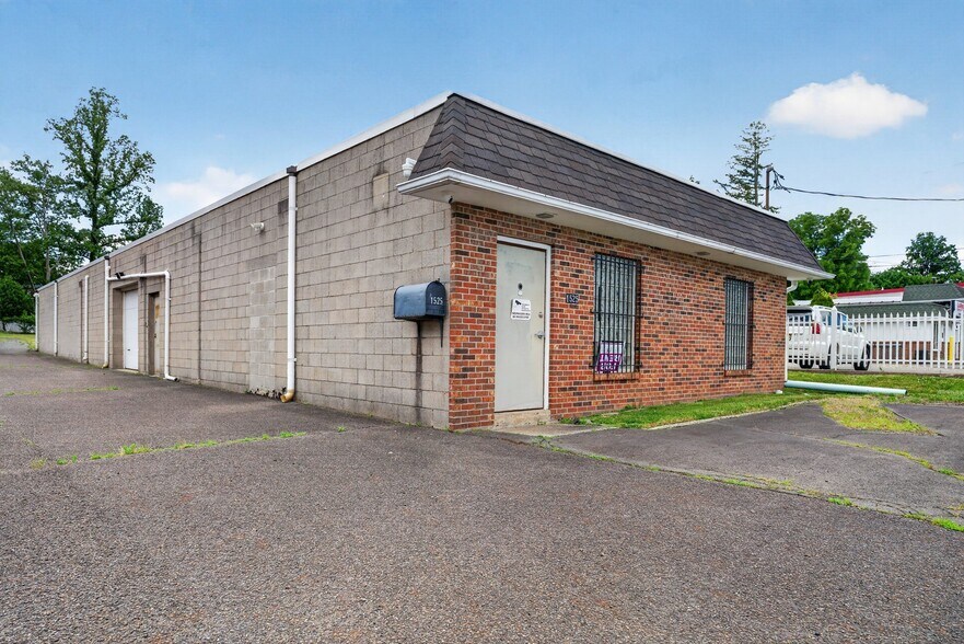 Primary Photo Of 1525 Parkway Ave, Trenton Manufacturing For Lease