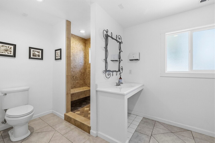 More Photos Of 19468 Village Dr, Sonora Office For Sale