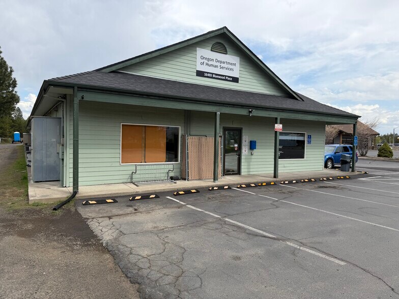 Primary Photo Of 16493 Bluewood Pl, La Pine Office For Sale