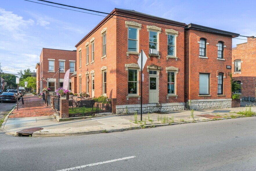 More Photos Of 491 S 4th St, Columbus Restaurant For Lease