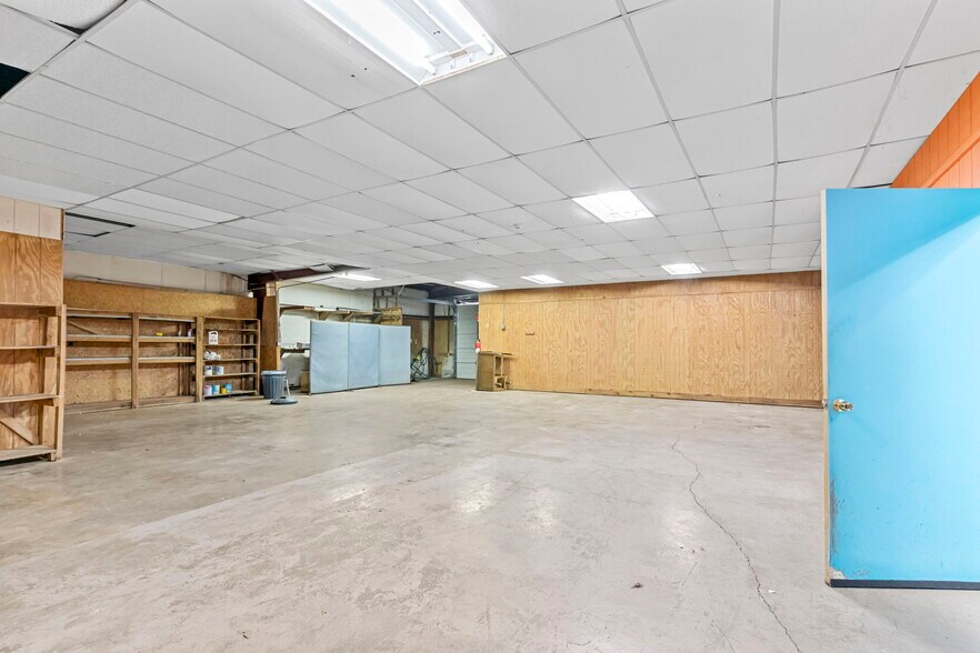 More Photos Of 2929 Clifty Dr, Madison Flex For Sale