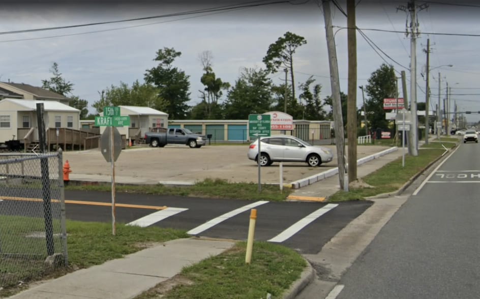 More Photos Of 2732 E 15th St, Panama City Land For Lease