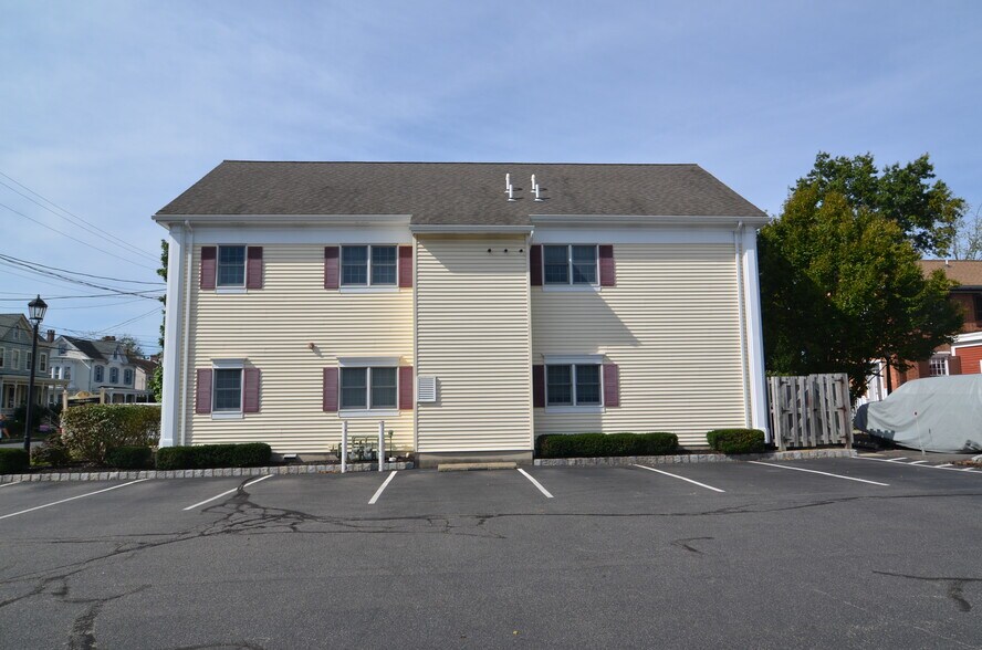 More Photos Of 32 Church St, Flemington Office Residential For Lease