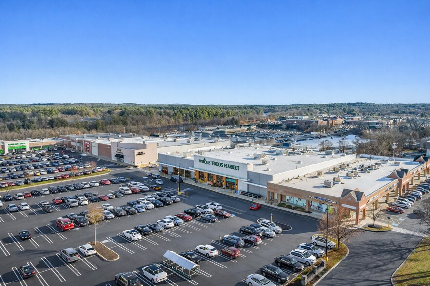 More Photos Of 272 Daniel Webster Hwy, Nashua Storefront For Sale