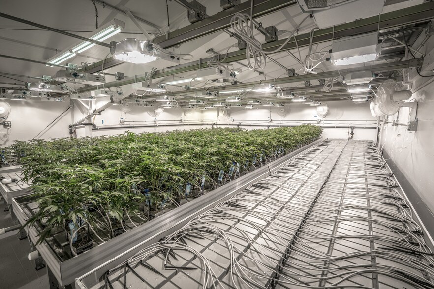 More Photos Of 3735 Eagle Loop, Hood River Warehouse For Sale