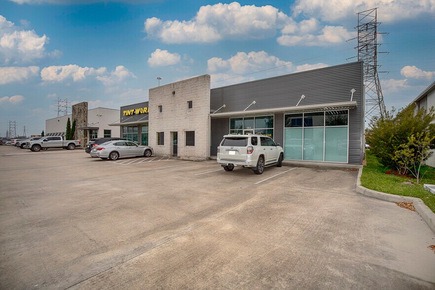 More Photos Of 145 Magellan Cir, Webster Light Distribution For Sale