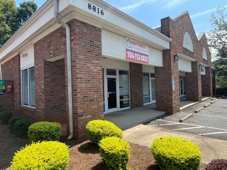 More Photos Of 8816 University East Dr, Charlotte Freestanding For Lease
