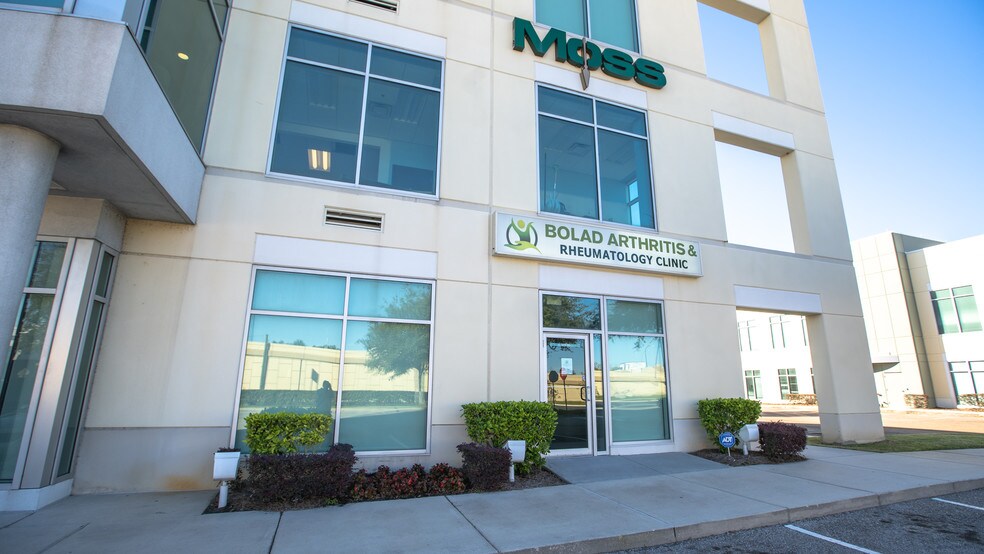 More Photos Of 1646 33rd St, Orlando Office For Lease