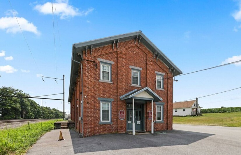 More Photos Of 249 Railroad Ave, Bird In Hand Self Storage For Lease