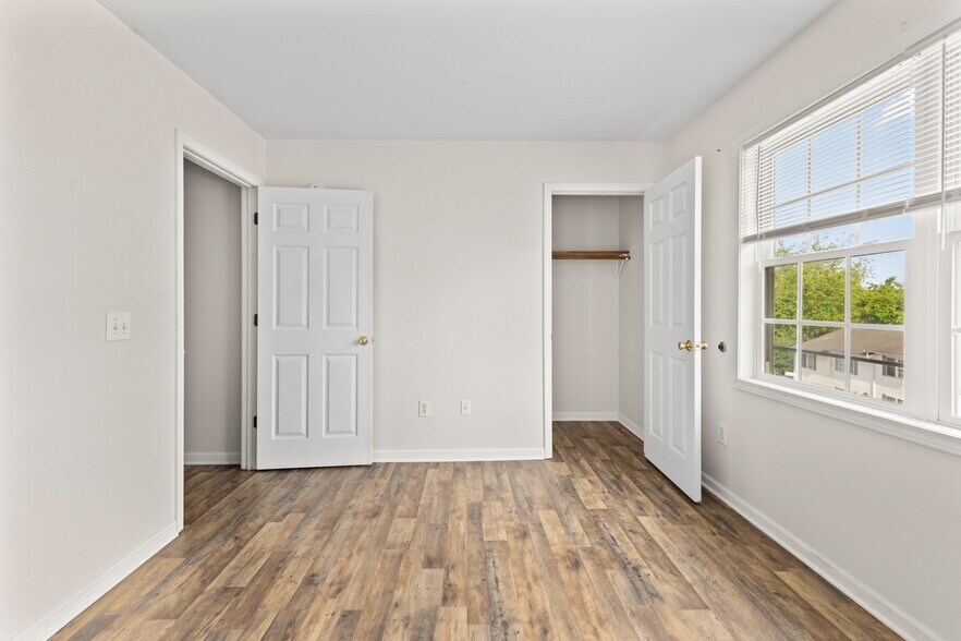 More Photos Of 265 Hallock Pl, Abingdon Multifamily For Sale