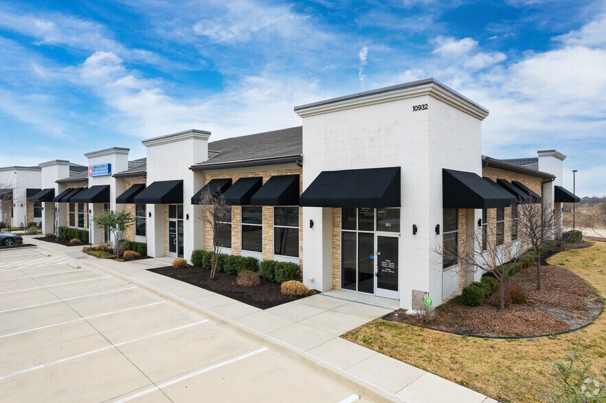 More Photos Of 10932 N Riverside Dr, Fort Worth Medical For Lease