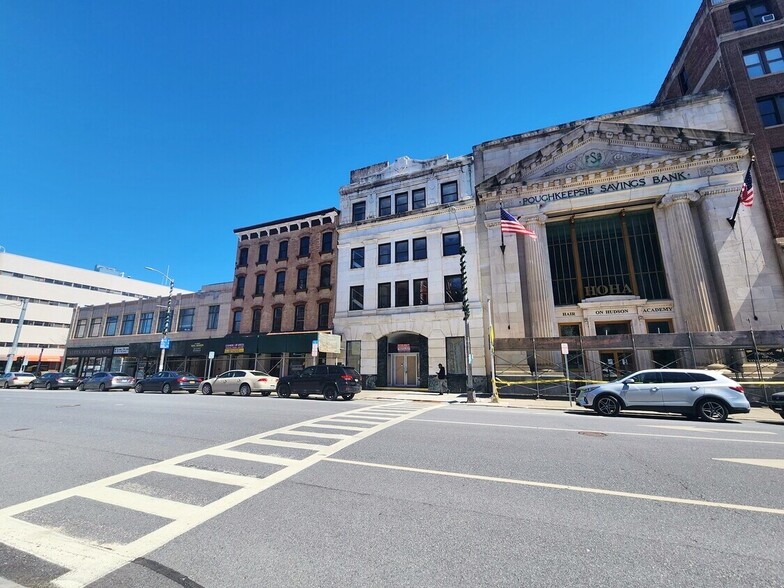 More Photos Of 17 Market St, Poughkeepsie Office For Sale