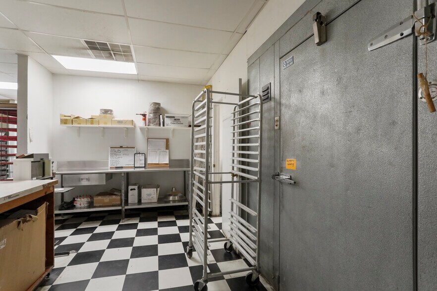 More Photos Of 100 W German St, Shepherdstown Storefront Retail Residential For Sale