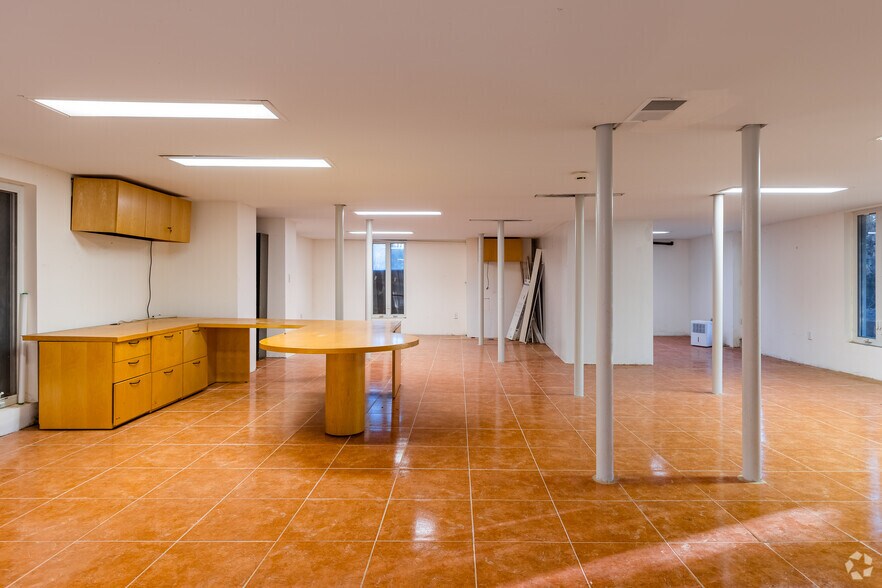 More Photos Of 3136 Clairmont Rd NE, Brookhaven Medical For Sale