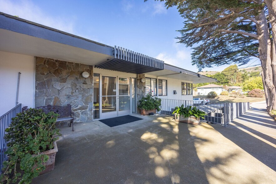 More Photos Of 667-669 Crespi Dr, Pacifica Medical For Sale