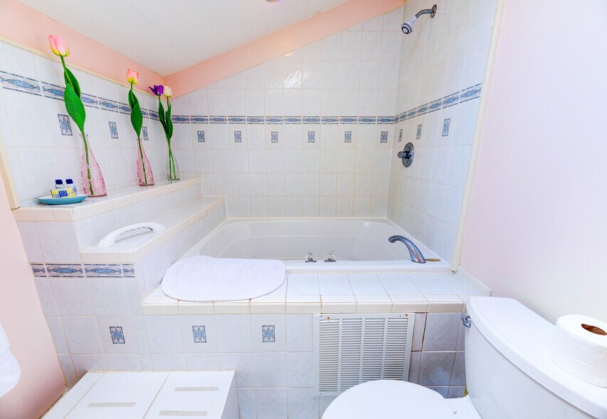 More Photos Of 4188 Nelson Rd, New Church Hotel For Sale