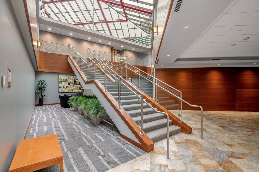 More Photos Of 33434 8th Ave S, Federal Way Office For Lease