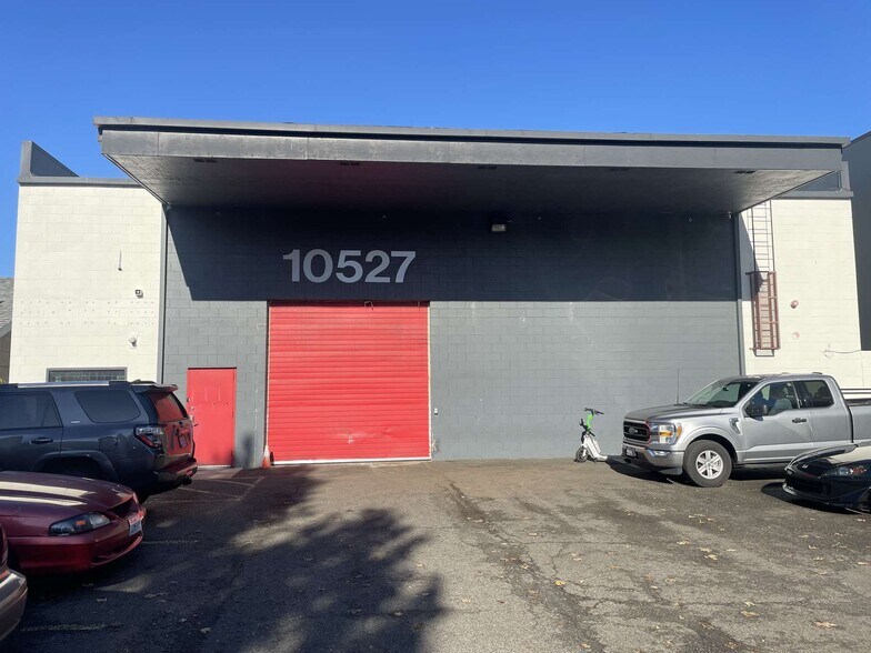 Primary Photo Of 10527 NE Sandy Blvd, Portland Warehouse For Lease