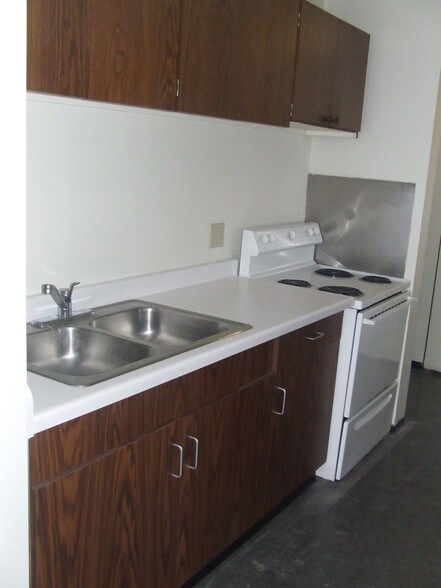 More Photos Of 1524 6th St, Minneapolis Apartments For Lease